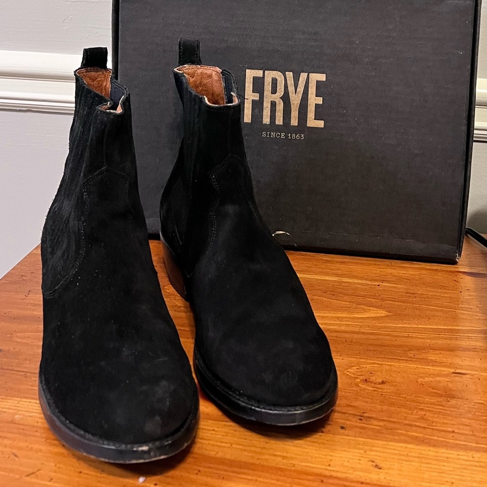 Frye Diana Chelsea Boots size 9